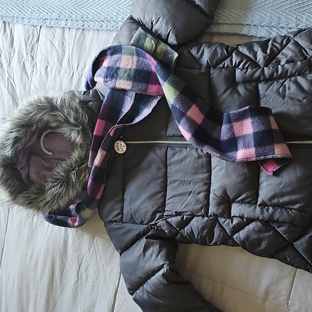 Girls  small 7/8 Rothschild coat new
